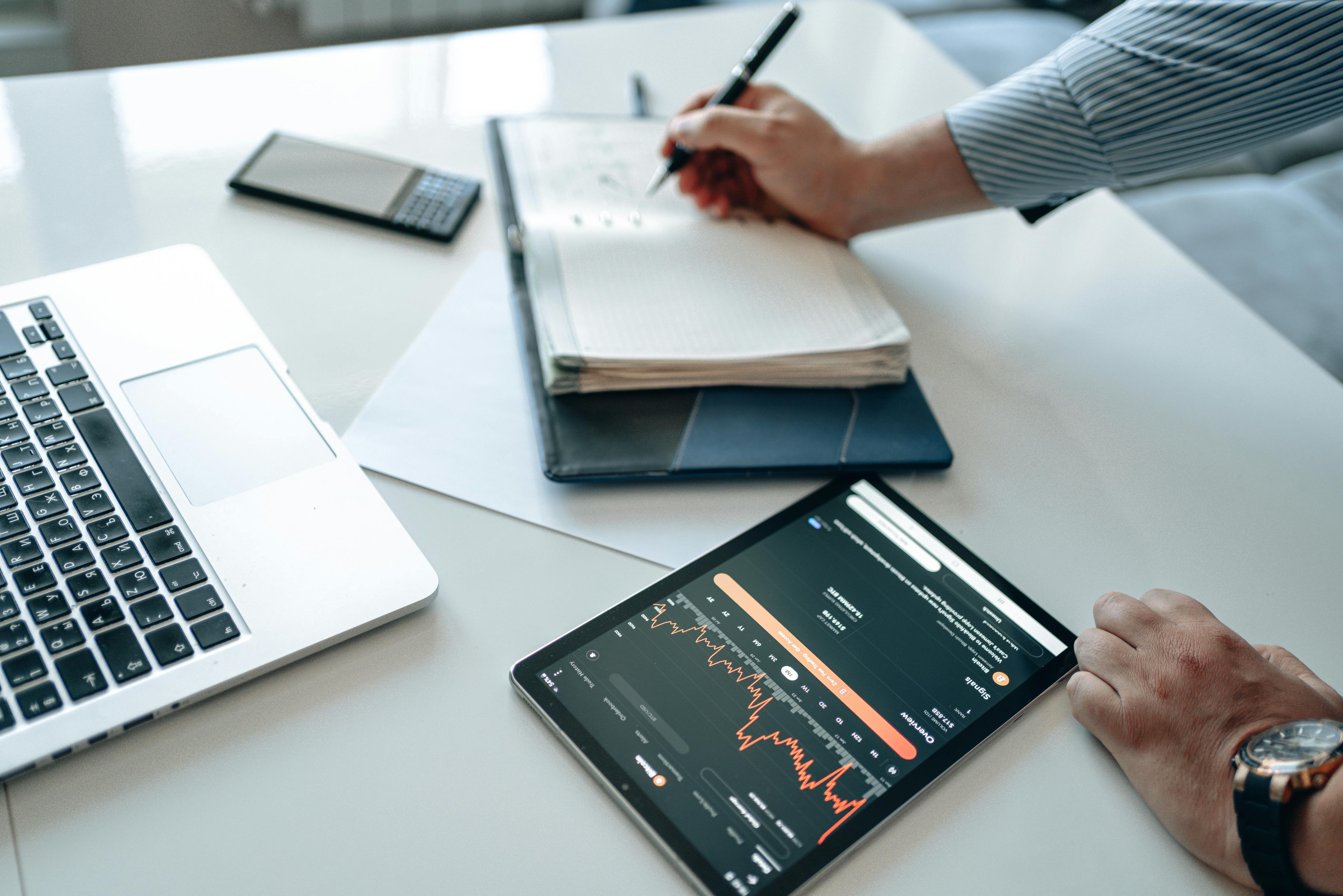Debt vs. Equity: Why Non-Dilutive Financing is a Founder’s Best Ally